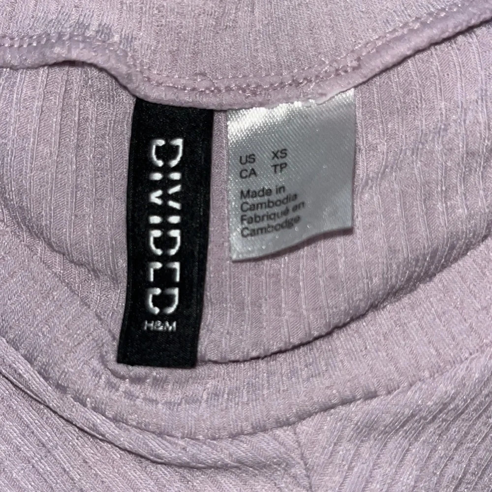 H&M Divided Lavender Crop Top w/ Knotted Front - Picture 6 of 6